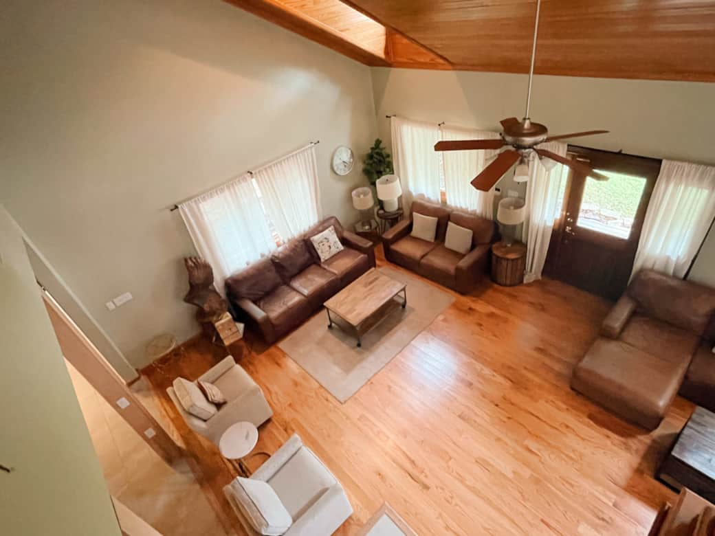 There is plenty of seating in the living room . There is plenty of seating in the living room .