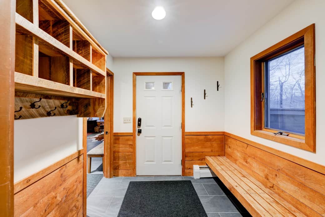 Mudroom Entrance. Plenty of space to store your skis and gear (or golf clubs in summer). Mudroom Entrance. Plenty of space to store your skis and gear (or golf clubs in summer).