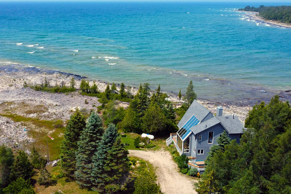 Casolena Lakehouse sits right at the water's edge, with direct water access and exceptional privacy.