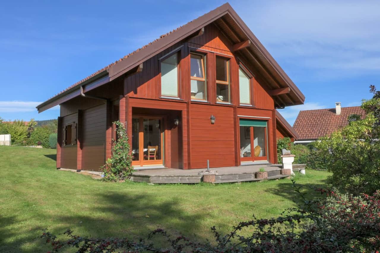 Vue de la terrasse arrière du chalet