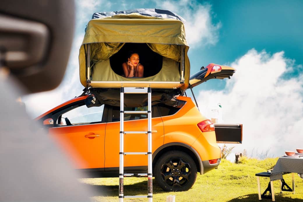 Tente de toit et coffre aménagé pour profiter pleinement de votre road trip à la Réunion Tente de toit et coffre aménagé pour profiter pleinement de votre road trip à la Réunion