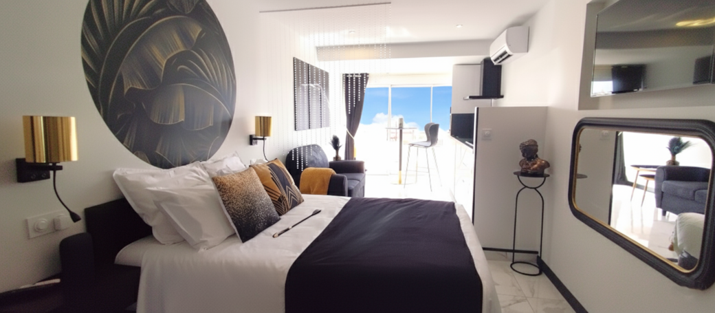 0001 Bedroom - le boudoir heliopolis - Deluxe studio - naturist village - Cap d_Agde