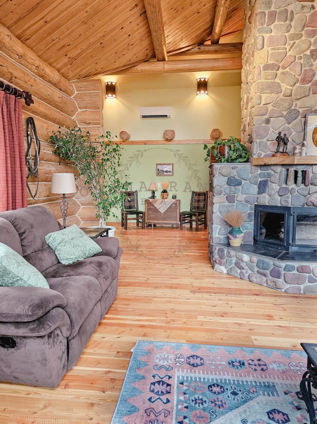 River Rock Living Room: Queen size couch bed, tv, fire place, reading nook, & puzzle table. River Rock Living Room: Queen size couch bed, tv, fire place, reading nook, & puzzle table.