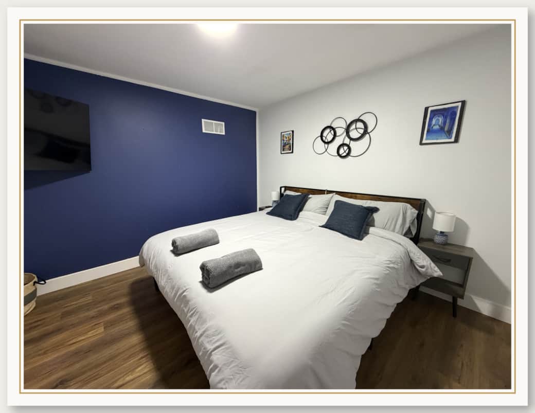Bedroom - King Bedroom - King