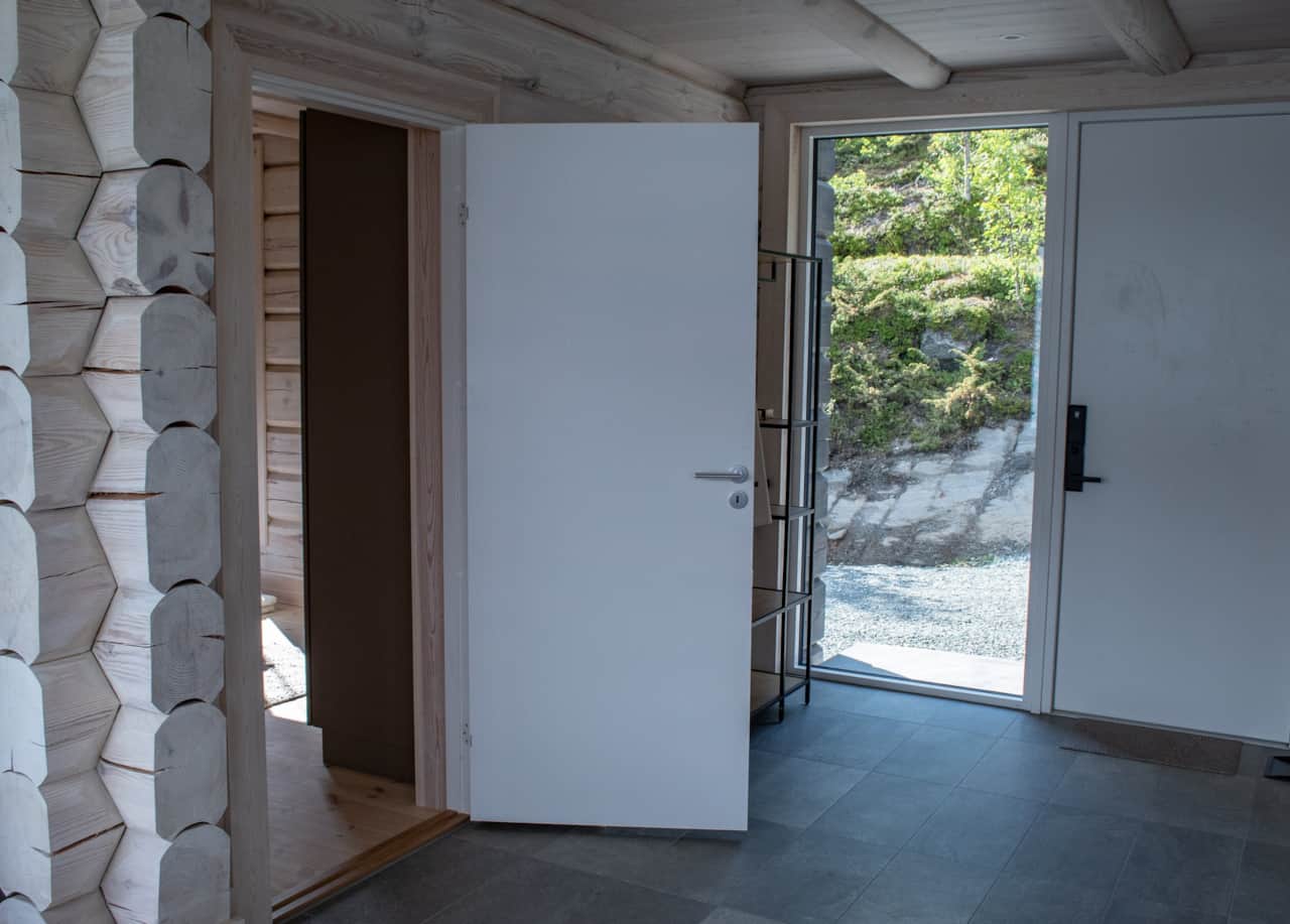 Bjorka entrance 01