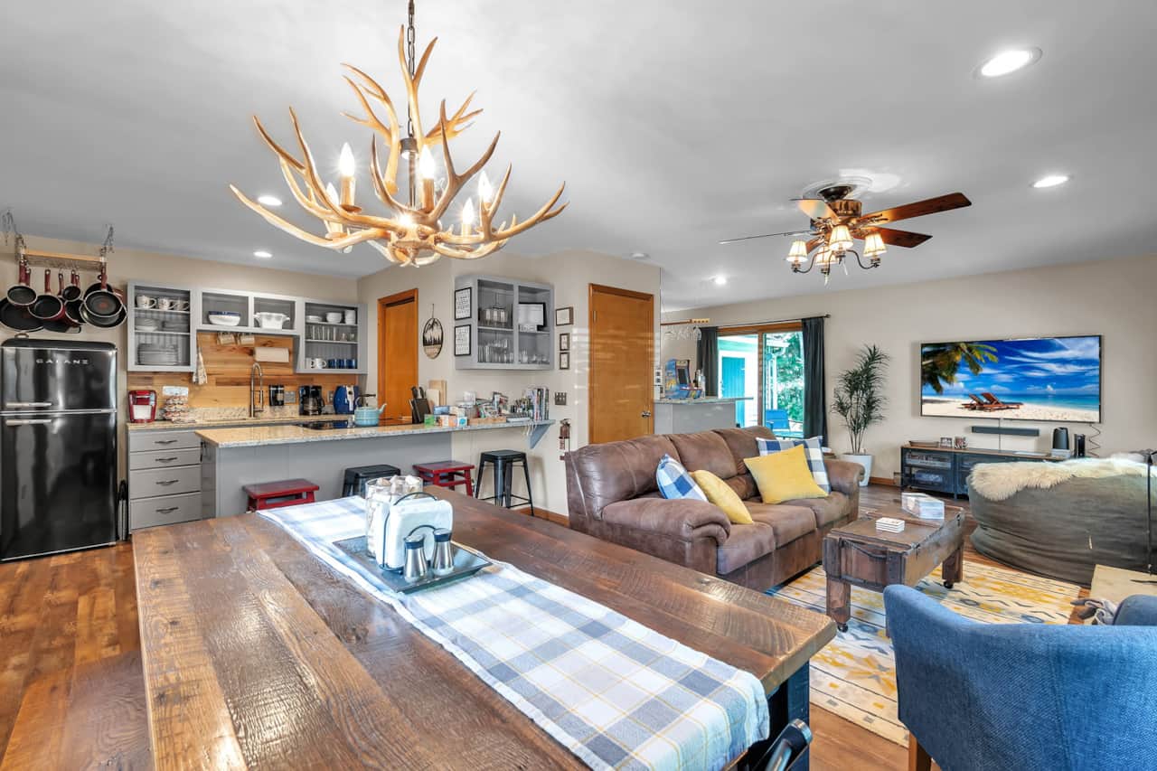 Walk to Holiday Valley & downtown Ellicottville | Hot Tub | Creekside Group Retreat