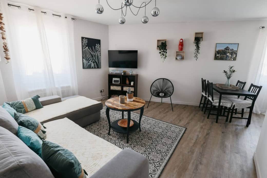 Salon / coin repas Salon / coin repas
