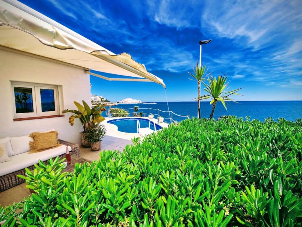 Sunset terrace with 180° ocean and castle views — ultimate holiday escape Sunset terrace with 180° ocean and castle views — ultimate holiday escape