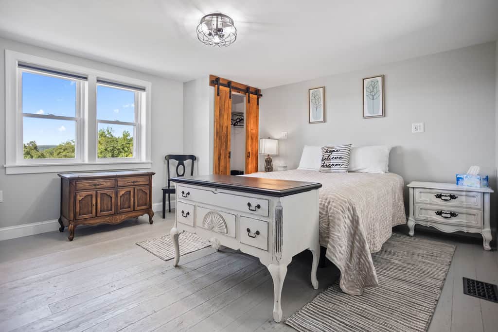 Bedroom 1, Queen Bed. Smart TV, bring your own log in information for streaming channels. 