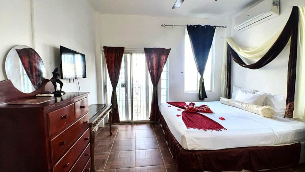 Waterside master bedroom flyer photo