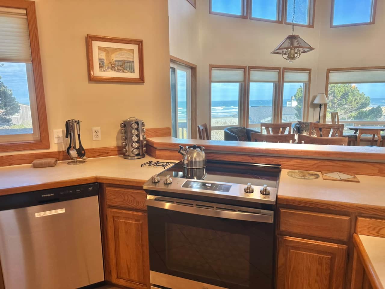 Kitchen range and dishwasher