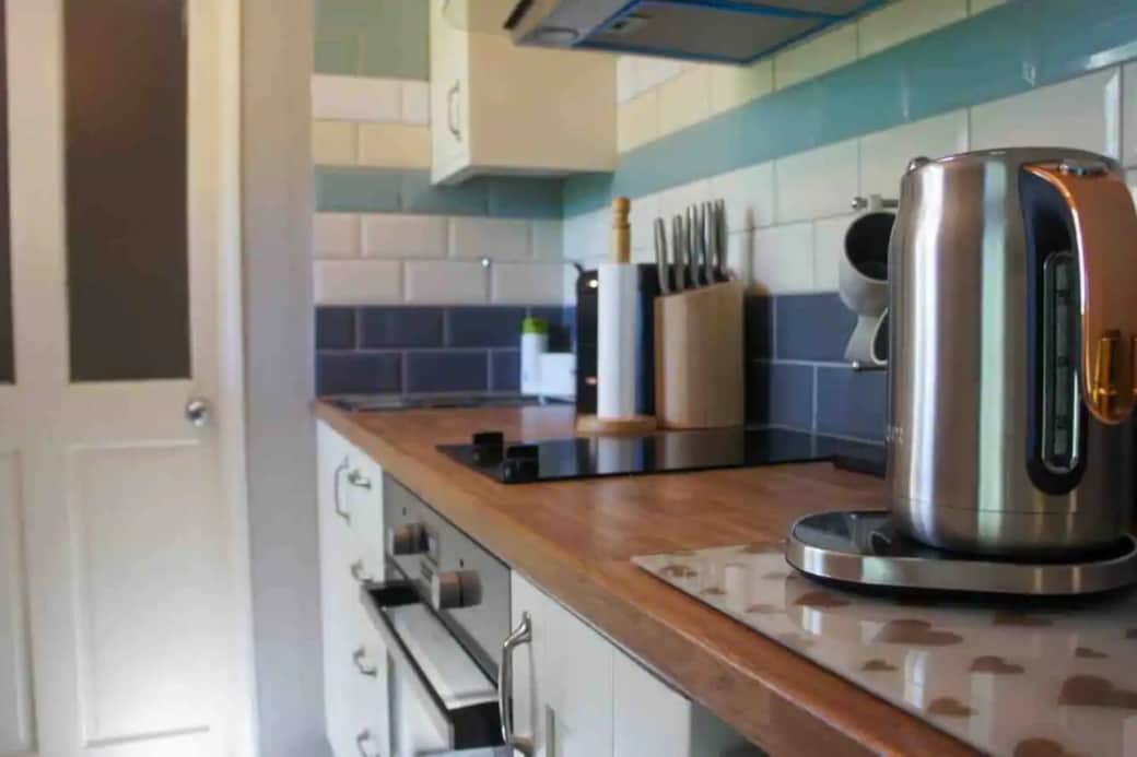 The kitchen is well equipped with oven, grill, hob, microwave, frigde / freezer, kettle, toaster