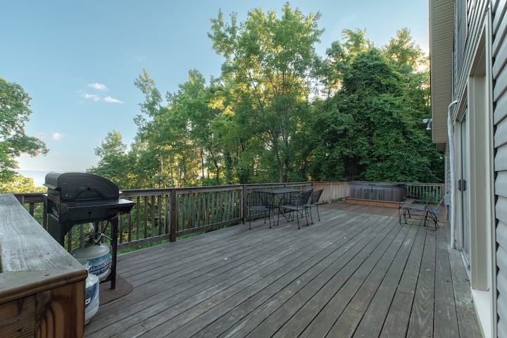Grilling, chilling or hot tubbing...this deck has it all.