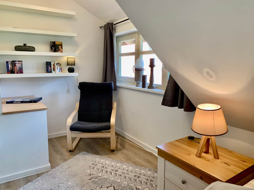 Schlafzimmer 1