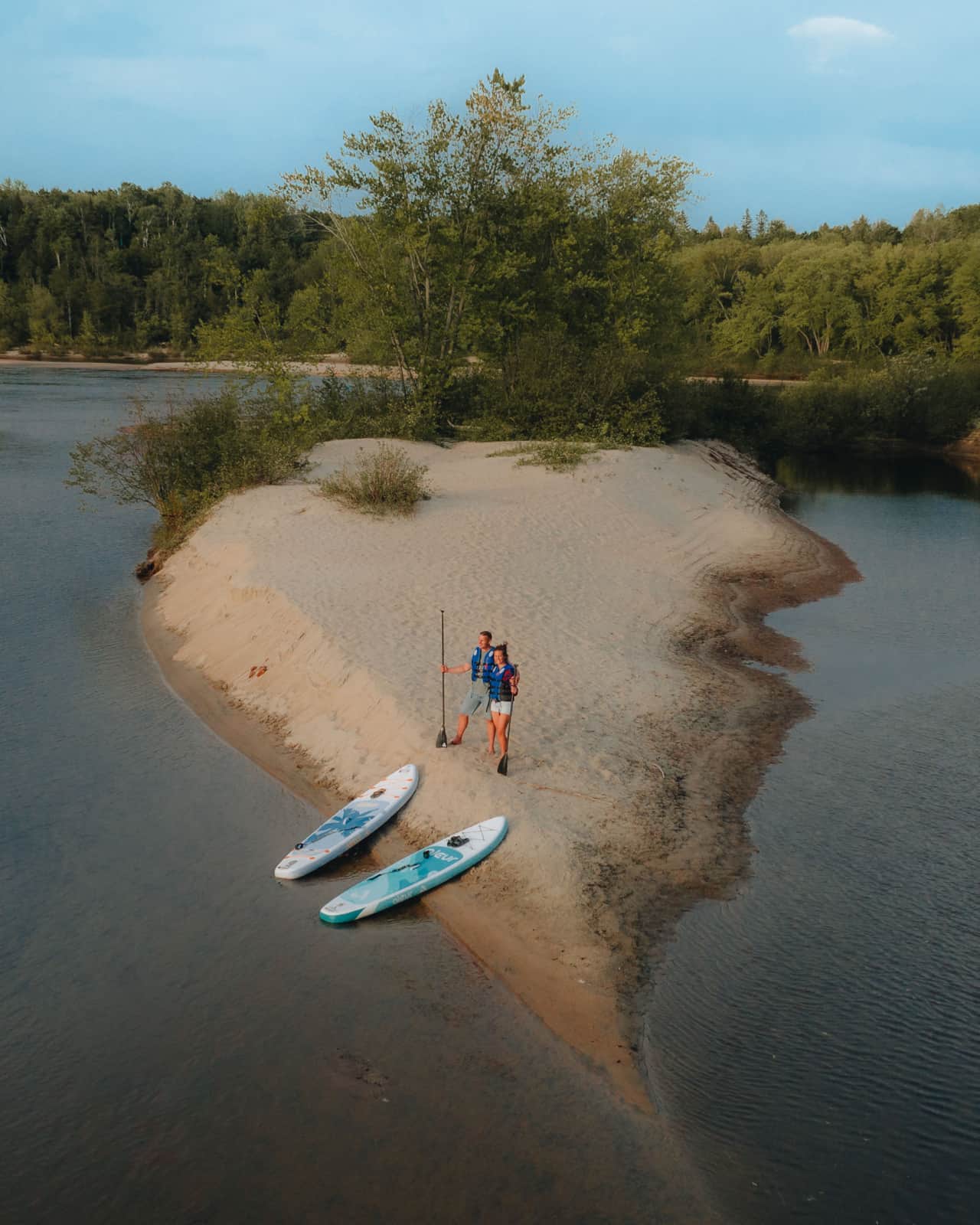 Île de sable, 30 m en face du chalet. 