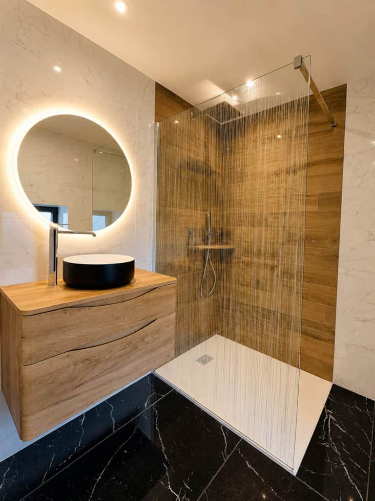 La Bastide du Causse — Salle de bains avec douche