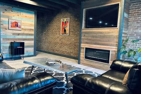 Relax in front of the fire and tv!