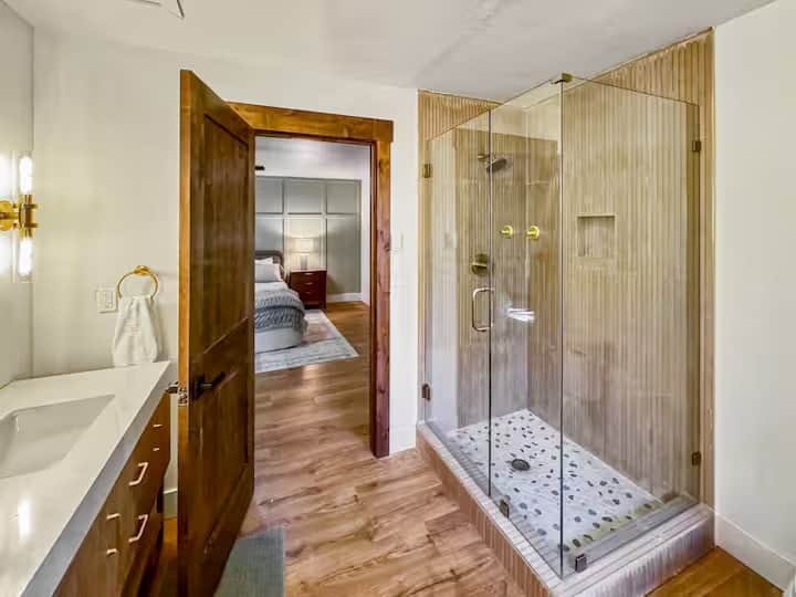 McGabin Master Bath