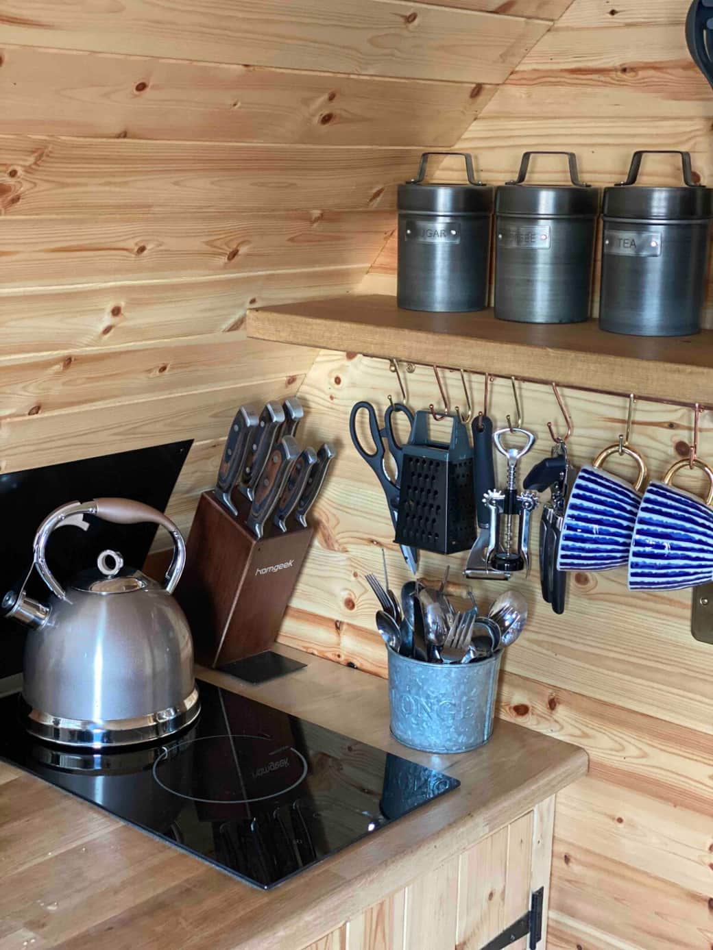 Fully equipped kitchenette with microwave oven, induction hob, fridge, high quality cookware, utensils, glassware etc.  We have hopefully thought of everything! 