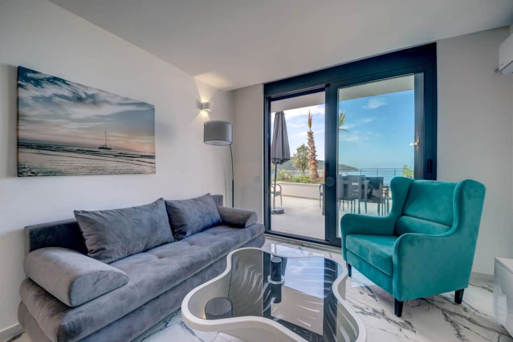 Wohnzimmer mit Ausgang zur Terrasse Wohnzimmer mit Ausgang zur Terrasse