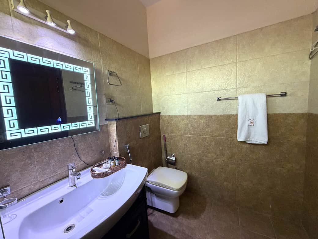 Bedroom-1 Washroom (2)