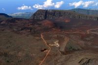 route dans la plein des sables, volcan et cote sud visible