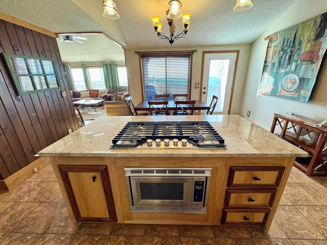 Elevation Vacation Rentals - The Yetis Den - Kitchen3 Elevation Vacation Rentals - The Yetis Den - Kitchen3