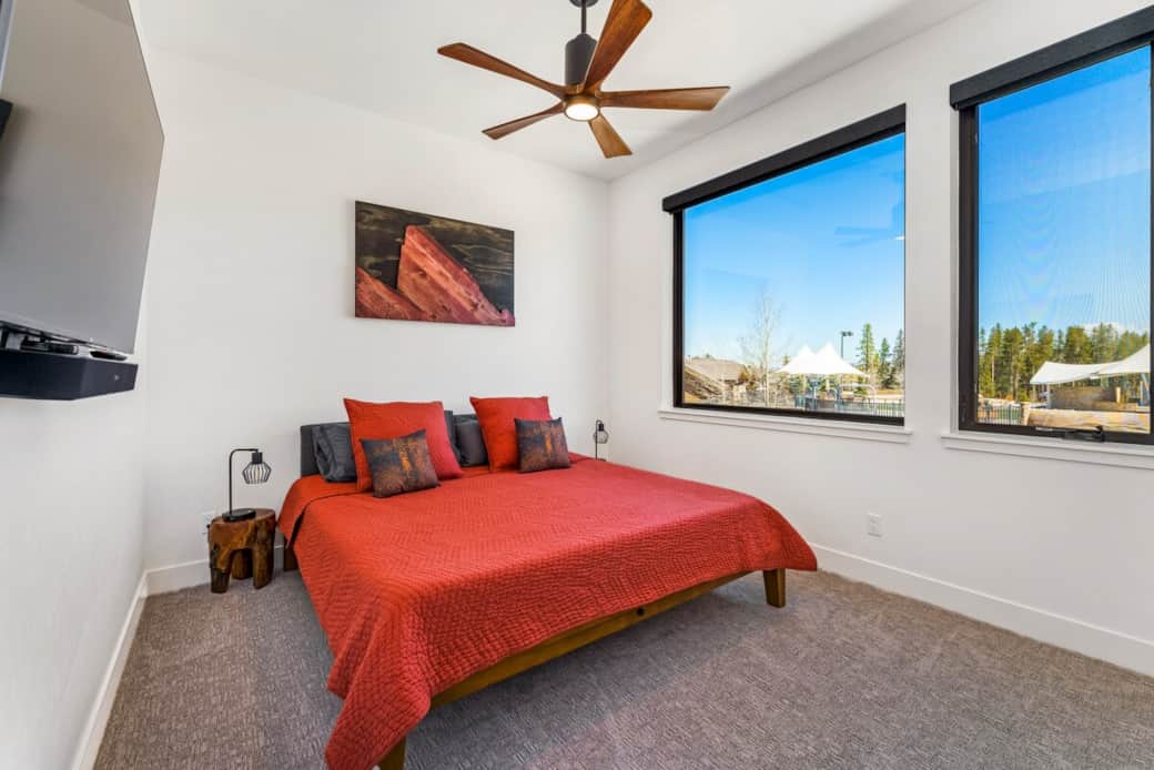 King (Purple) Bed, 50" 4K Roku HD TV, Sonos Surround Sound - "Everything is labeled with precise instructions to help you settle in quickly! Wonderful beds and pillows allowed for restful nights."- Paul (Nov'21)