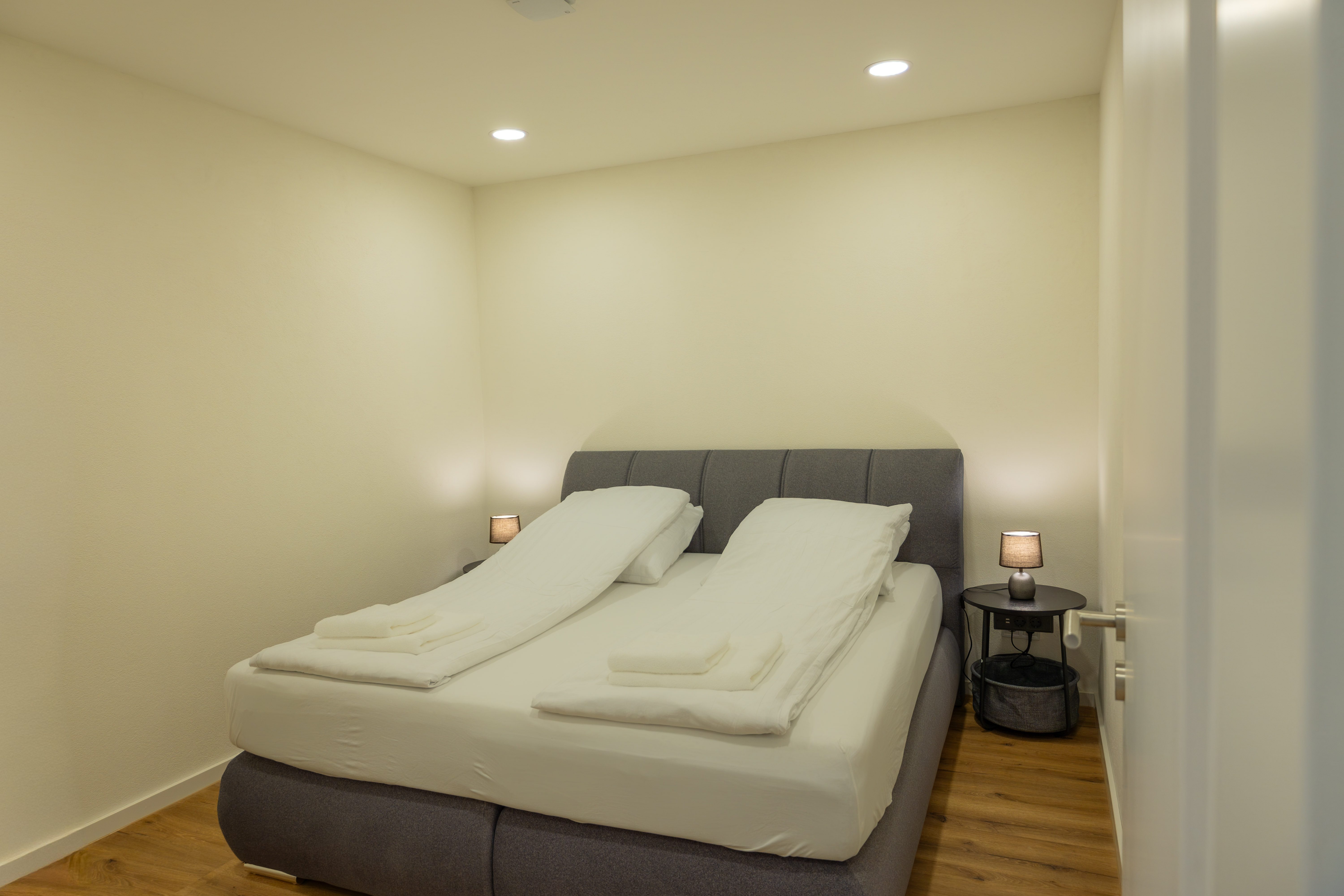 Apartment 9 4