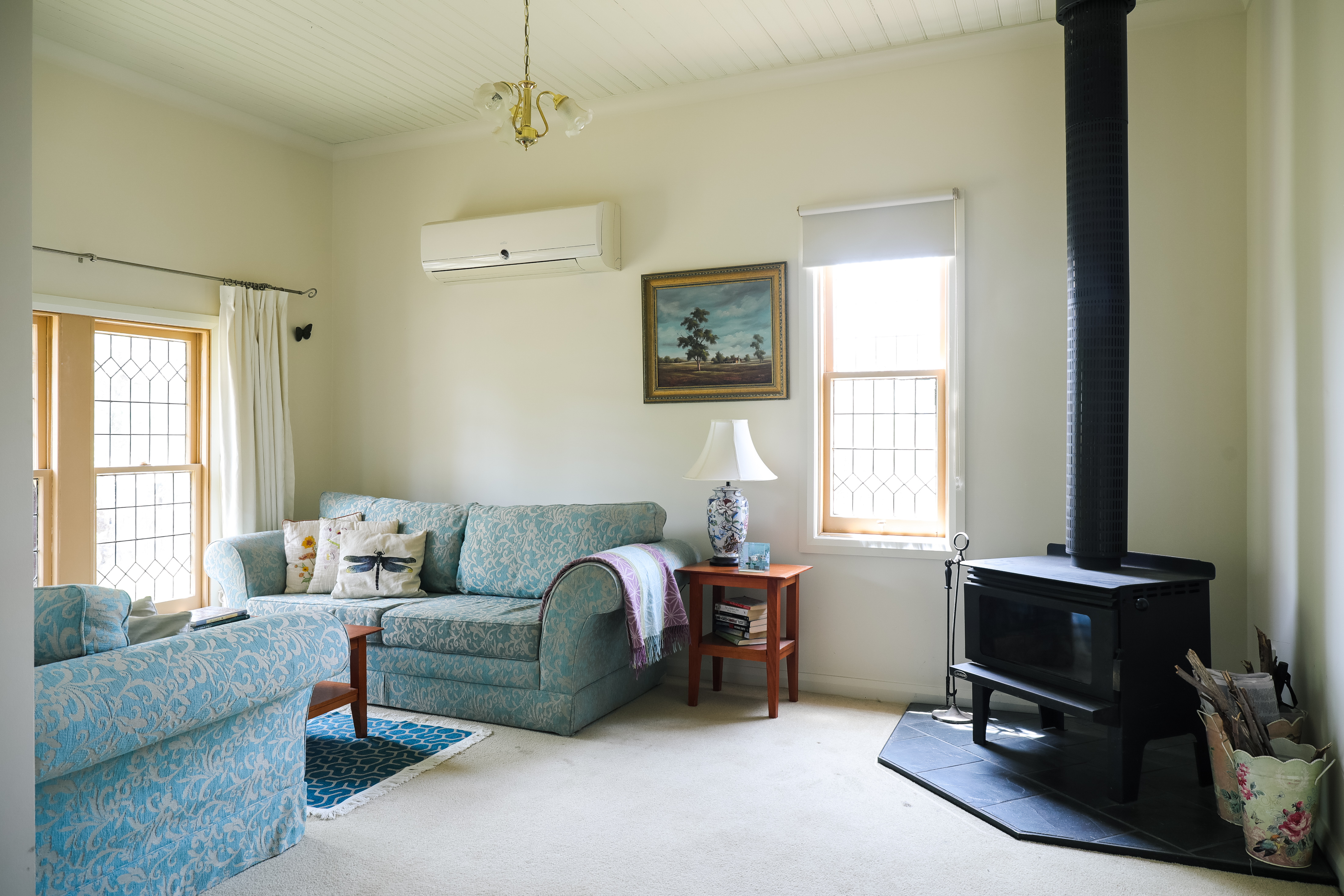 Miss Pyms - Fireplace (Seasonal) 