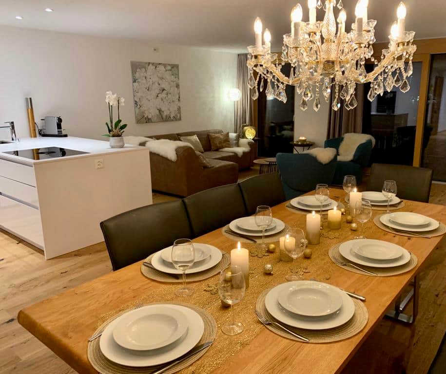 Extendable dining table Extendable dining table