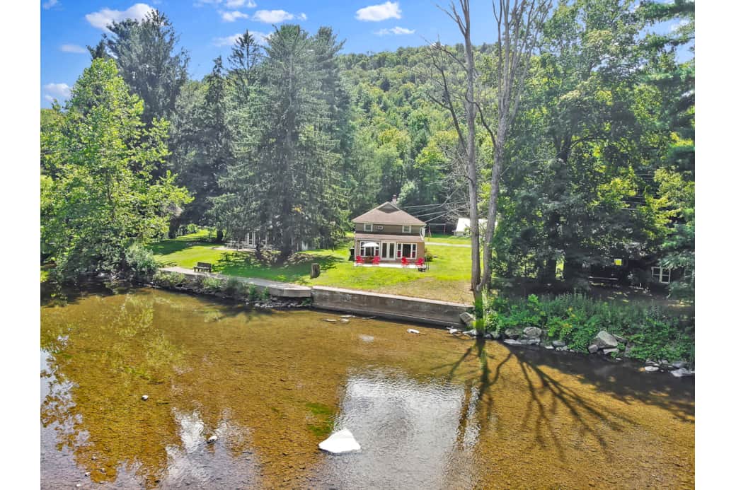 Pine Creek Retreat, firepit, bring your own firewood