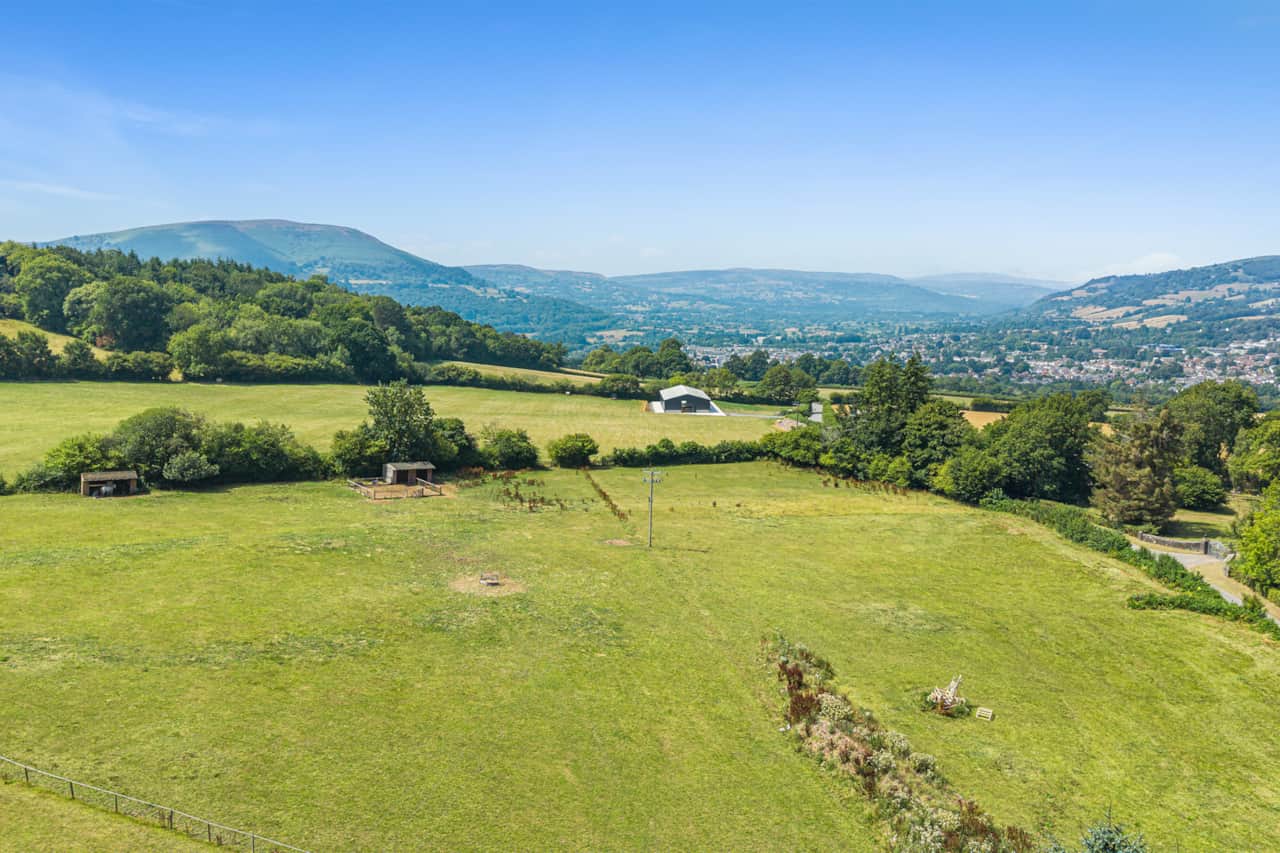 Set in a spectacular rural location