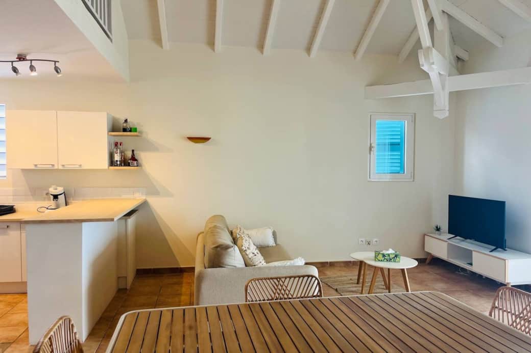 Living room with lounge and kitchen Fanny 2