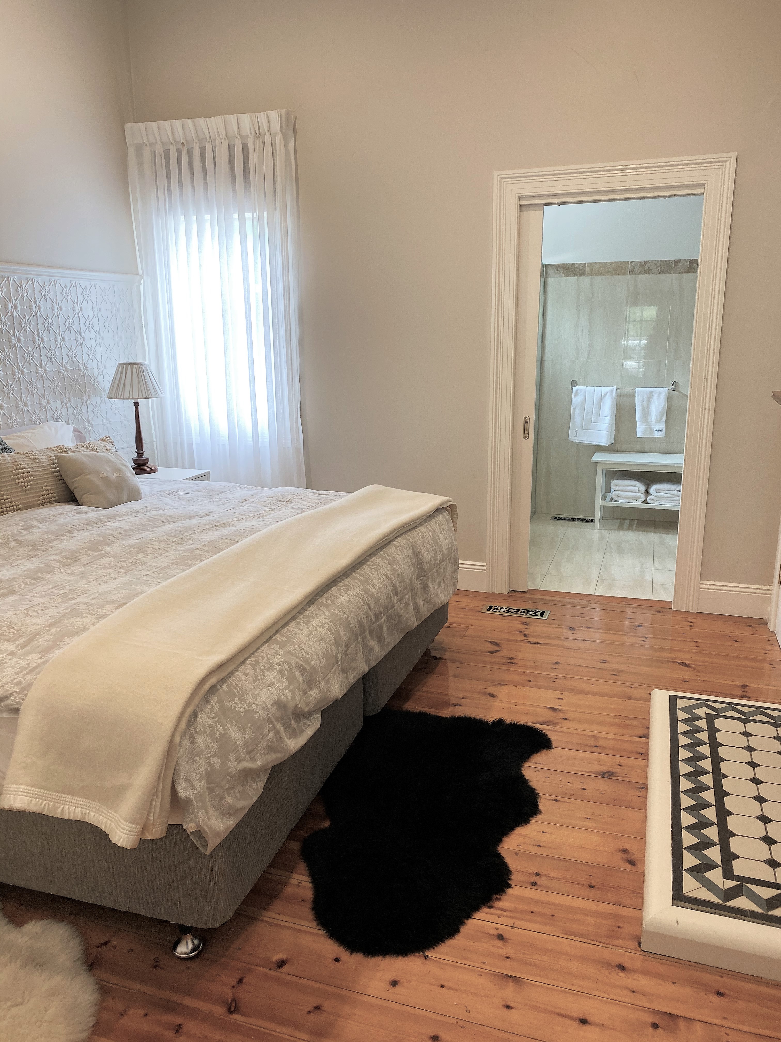 Trump room - King Split Bedding