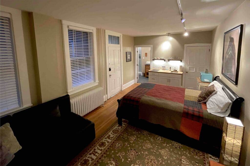 Stylish Historic Studio - Downtown Lancaster
