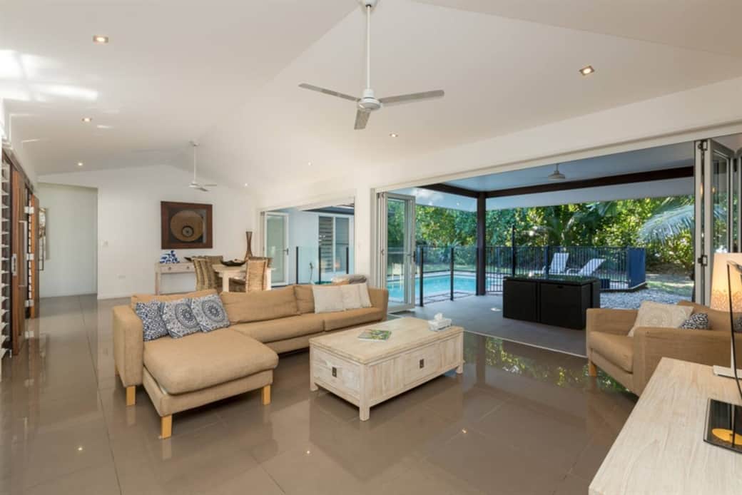 Roya on Mission - Living area to patio Roya on Mission - Living area to patio