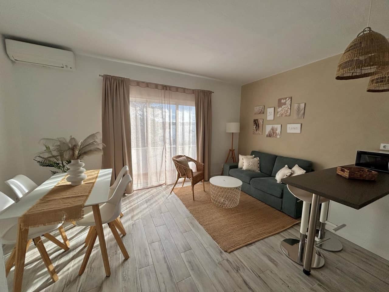 Luminous Ca Nostra - Open Plan Kitchen, lounge diner