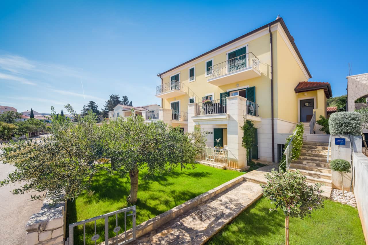 Andrian Apartment - Charme Holidays