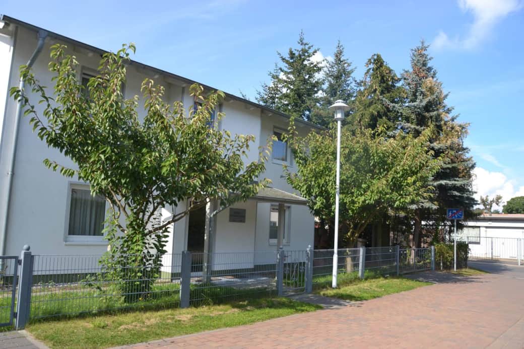 Das Haus Magarete in dem sich die Wohnung Vilm befindet (unten rechts). Es gibt 3 weitere Wohnungen im Haus.