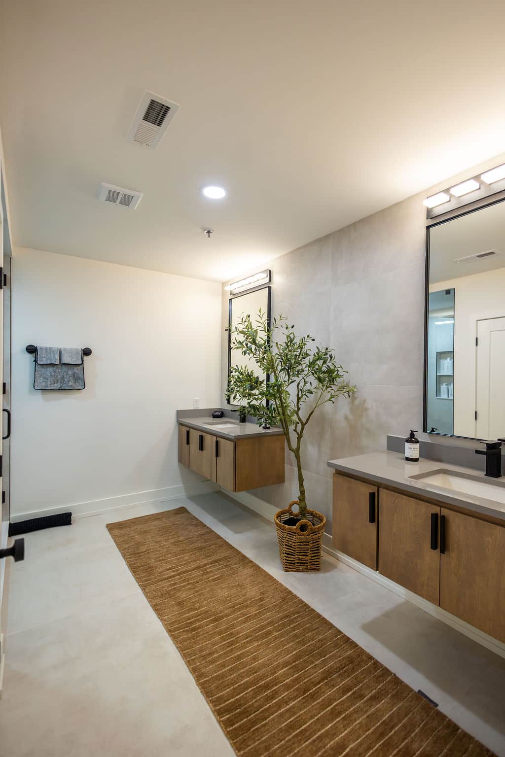 PhotographybyCarolineTrotter DesignAFCateBuildingShoot 2 12 26 114