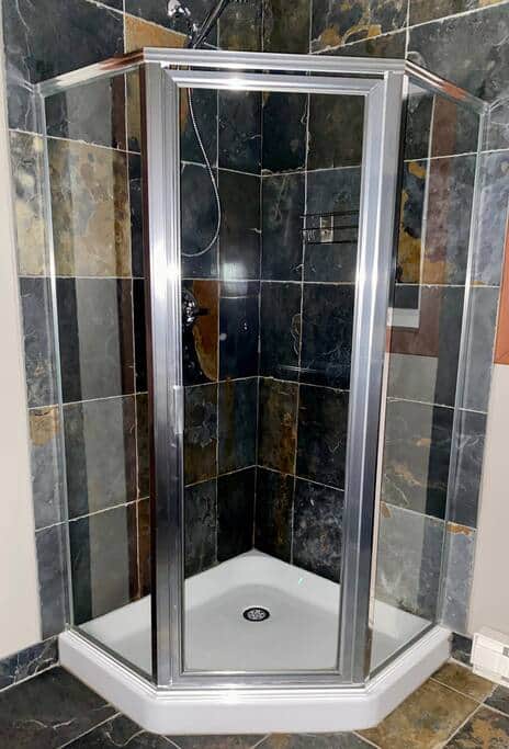Washroom - Bath and shower Washroom - Bath and shower