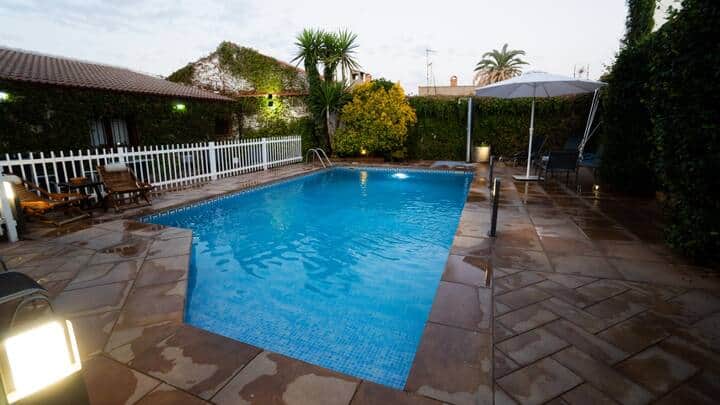 Vista general de la piscina Vista general de la piscina