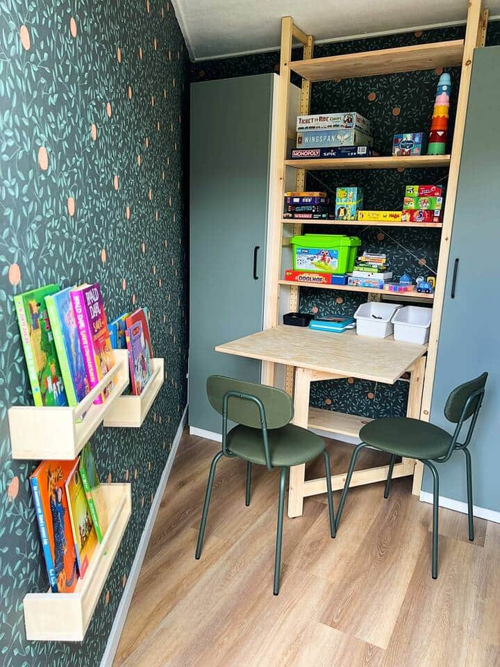 Fijn plekje om te spelen voor de kids of om te werken. Speel lekker een van de leuke spelletjes uit de kast, lees een boekje of bouw een toren. Fijn plekje om te spelen voor de kids of om te werken. Speel lekker een van de leuke spelletjes uit de kast, lees een boekje of bouw een toren.