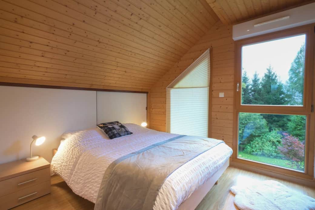 Un vue incroyable dès que vous ouvrez les yeux le matin !
Votre lit est préparé avec soin juste avant votre arrivée, pour une expérience cocooning dès votre entrée dans la location. ️✨