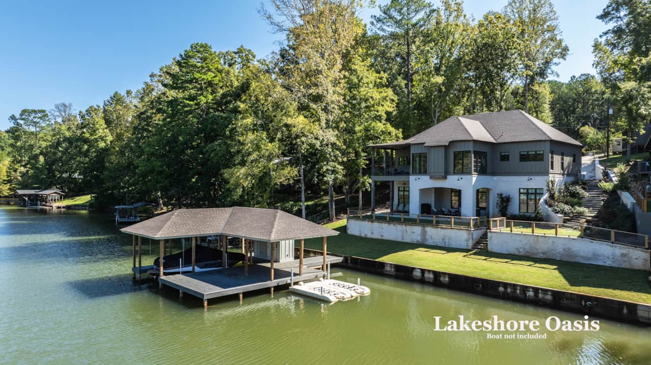 Lakeshore Oasis view from Lake