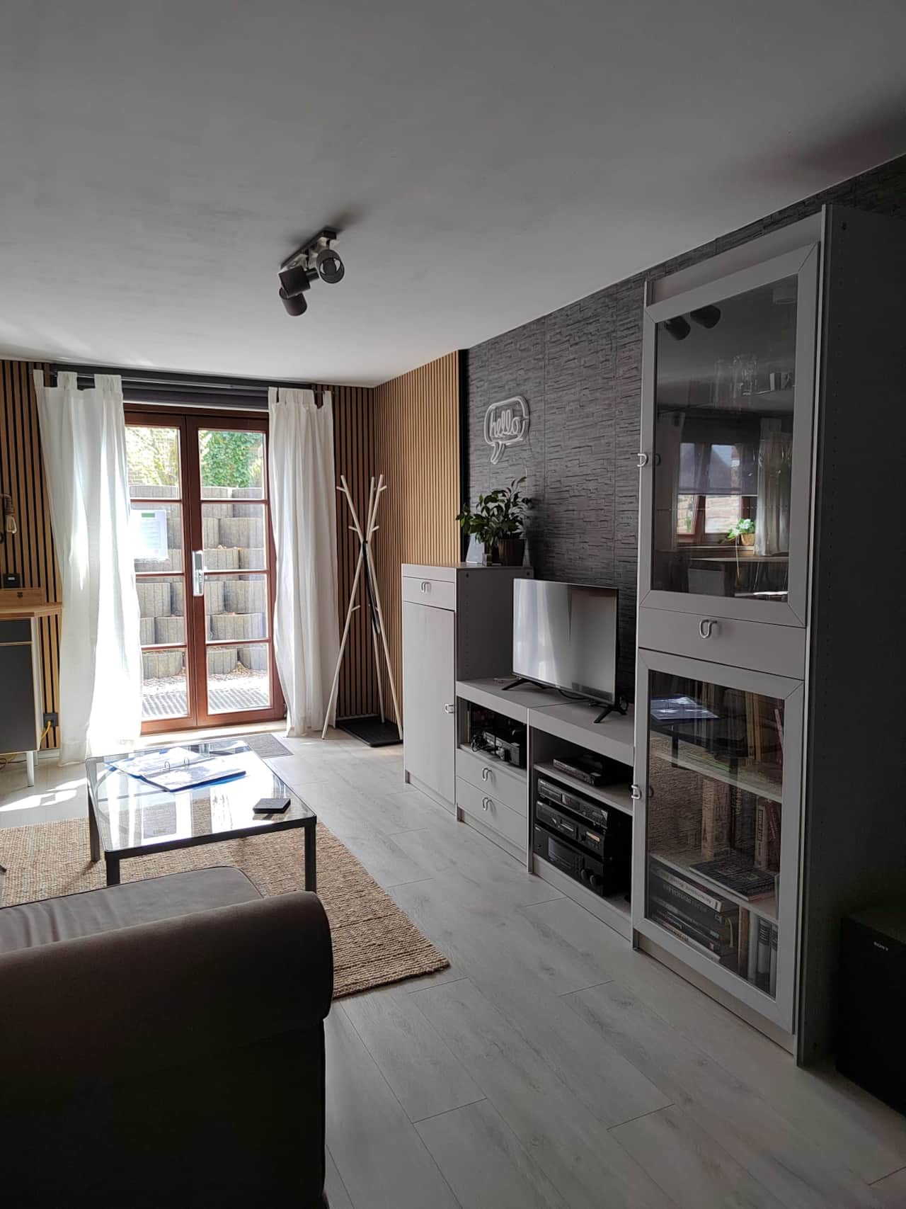 Wohnzimmer & Eingangstür