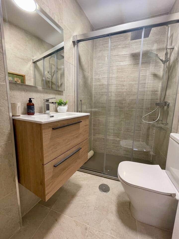 cuarto de baño con ducha