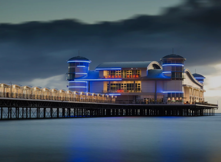 Grand Pier