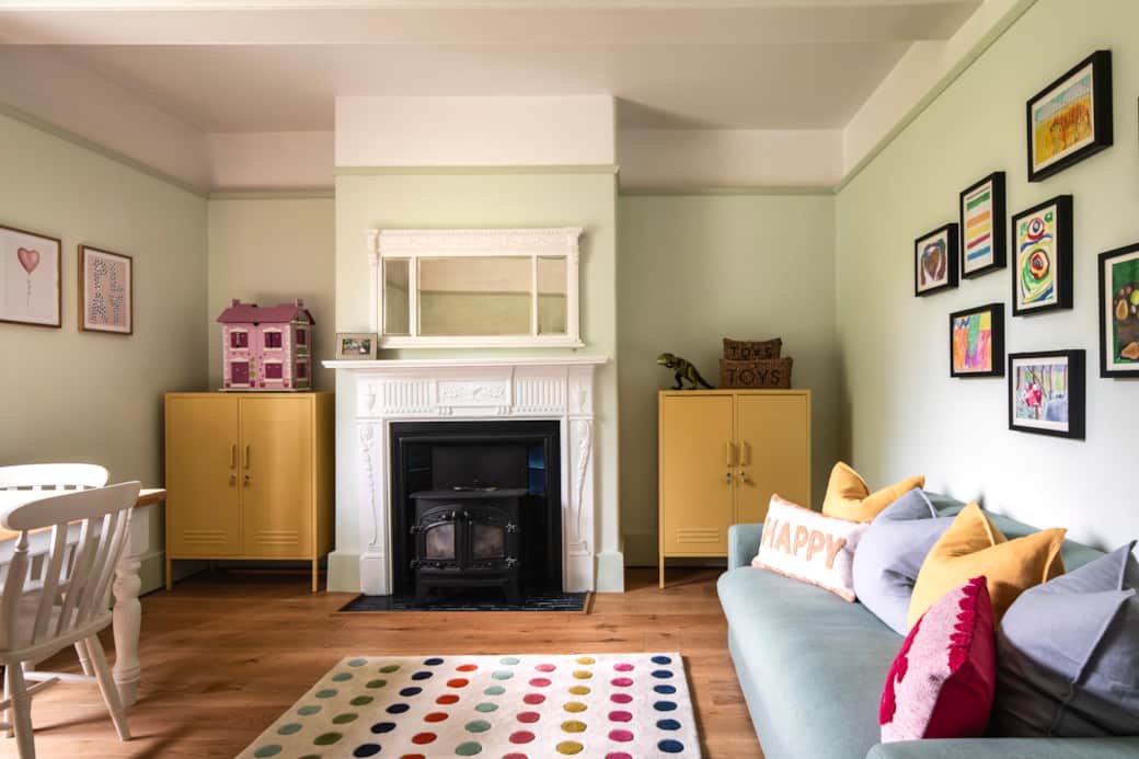 Arts and crafts room (sofa coverts to small double)
